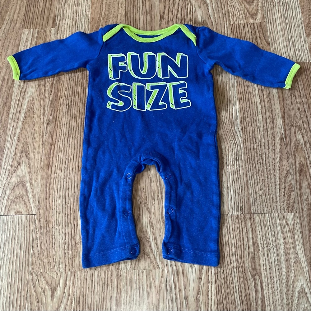 MINI B BLUE YELLOW FUN SIZE GRAPHIC ONE PIECE OUTFIT SIZE 3 MONTHS